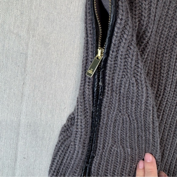 Dennis by Dennis Basso Knit poncho Sz S Front Pockets Side Zippers Turtle Neck - Picture 4 of 15